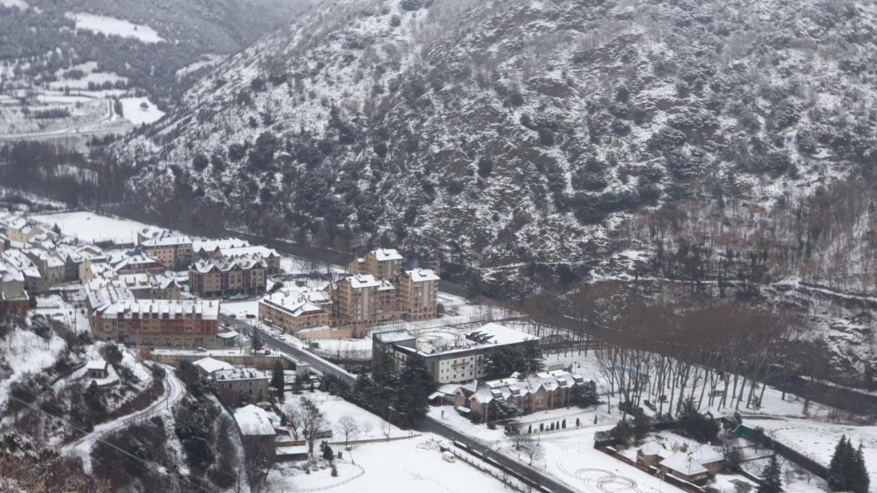 Xia Apartaments Con Acceso A Piscina Rialp Bagian luar foto